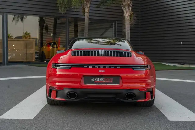 Porsche 992 view 7