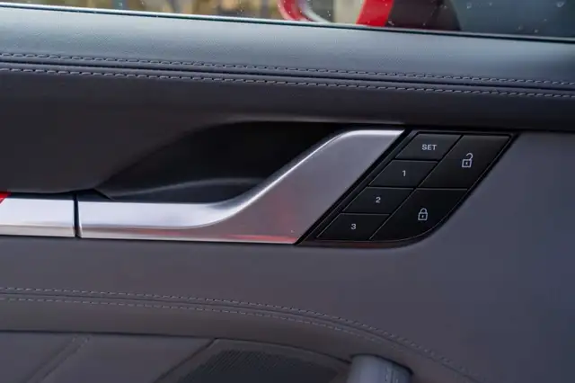 Porsche 992 view 13