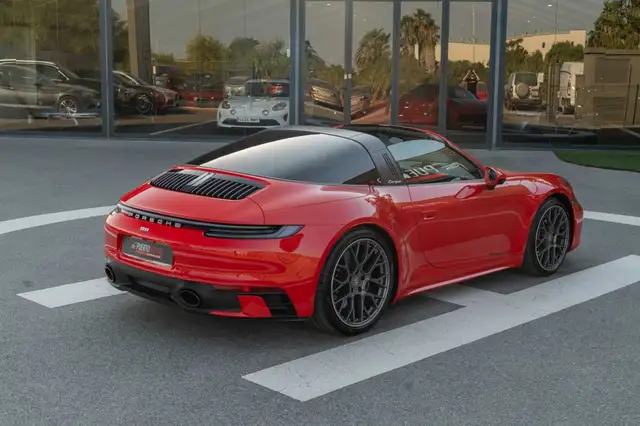 Porsche 992 view 8
