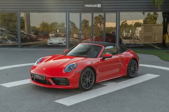 Porsche 992 view 5