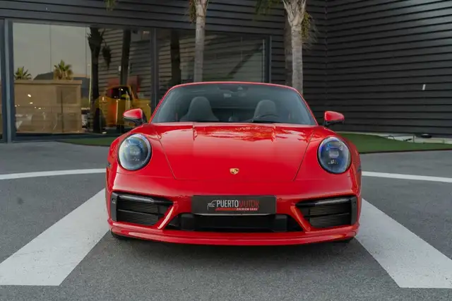 Porsche 992 view 2