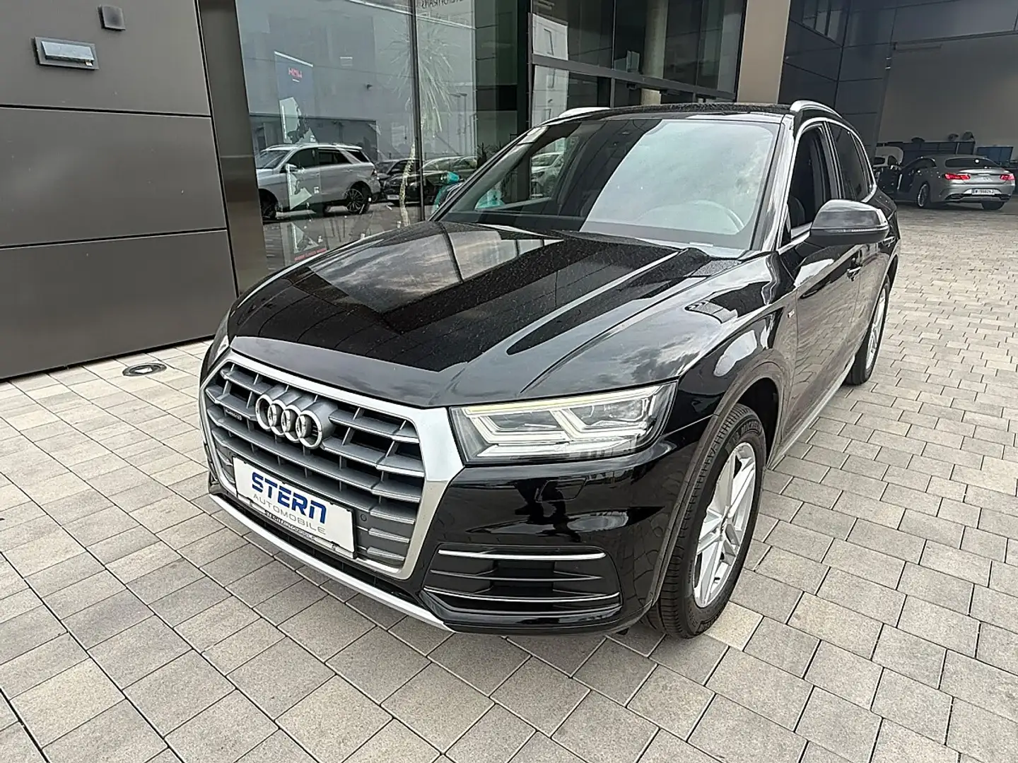 Audi Q5 35 TDI quattro sport S-tronic Schwarz - 1
