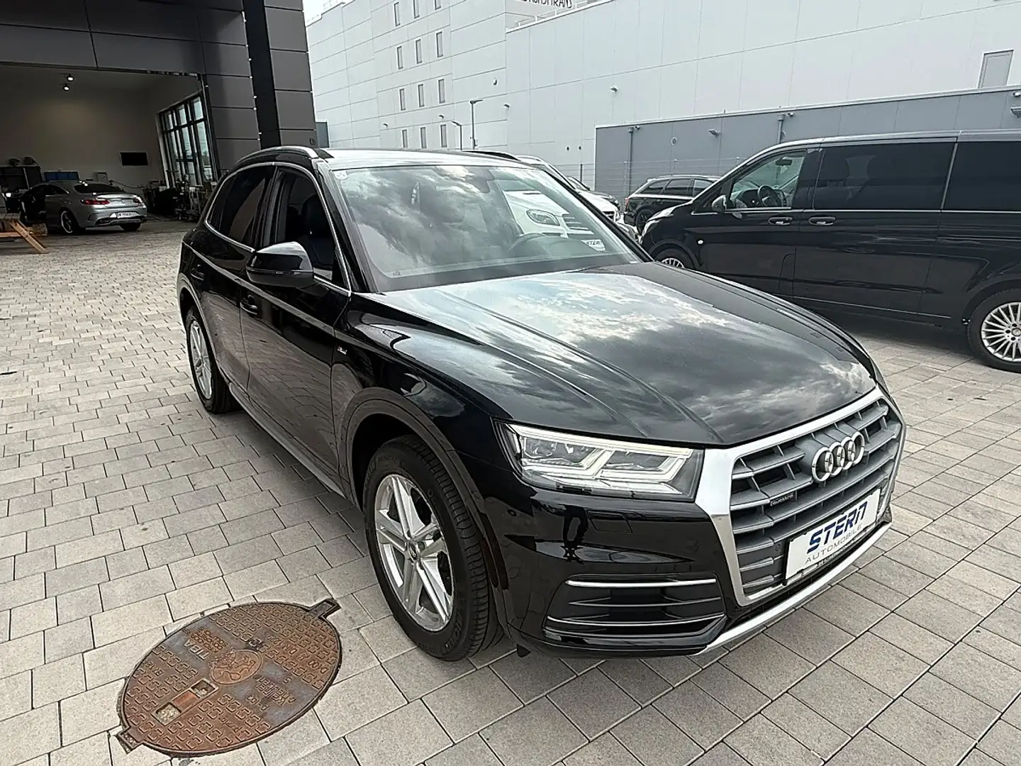 Audi Q5 35 TDI quattro sport S-tronic Schwarz - 2