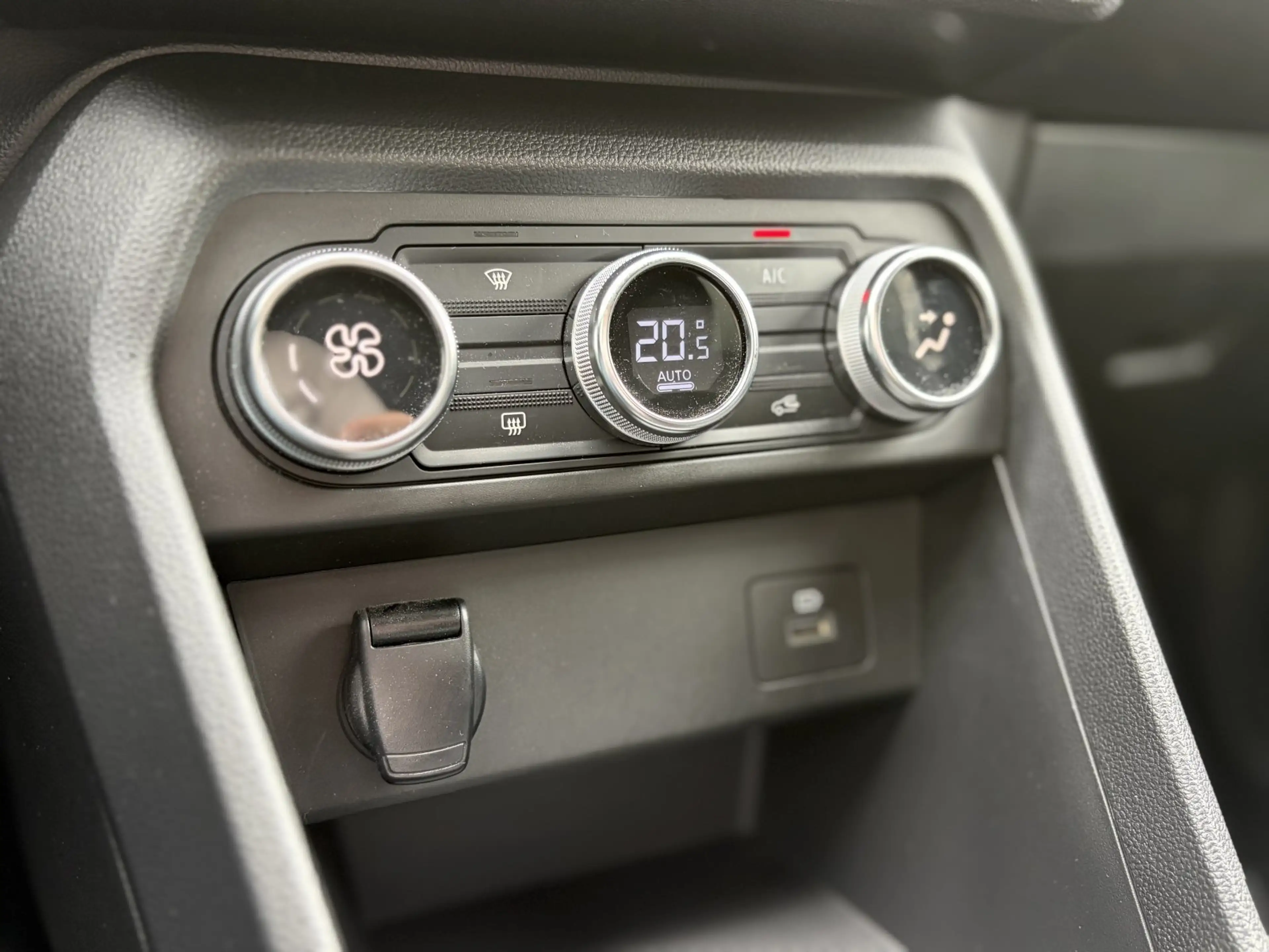 Dacia Jogger Comfort TCe 110 7 Sitzer inkl. Sitzheizung, Klimaa — photo 15