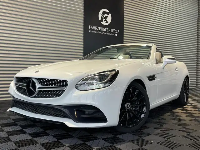 Mercedes-Benz SLC 300 AMG Line/H&K/CARPLAY/LED/RÜCKFAHRKAMERA