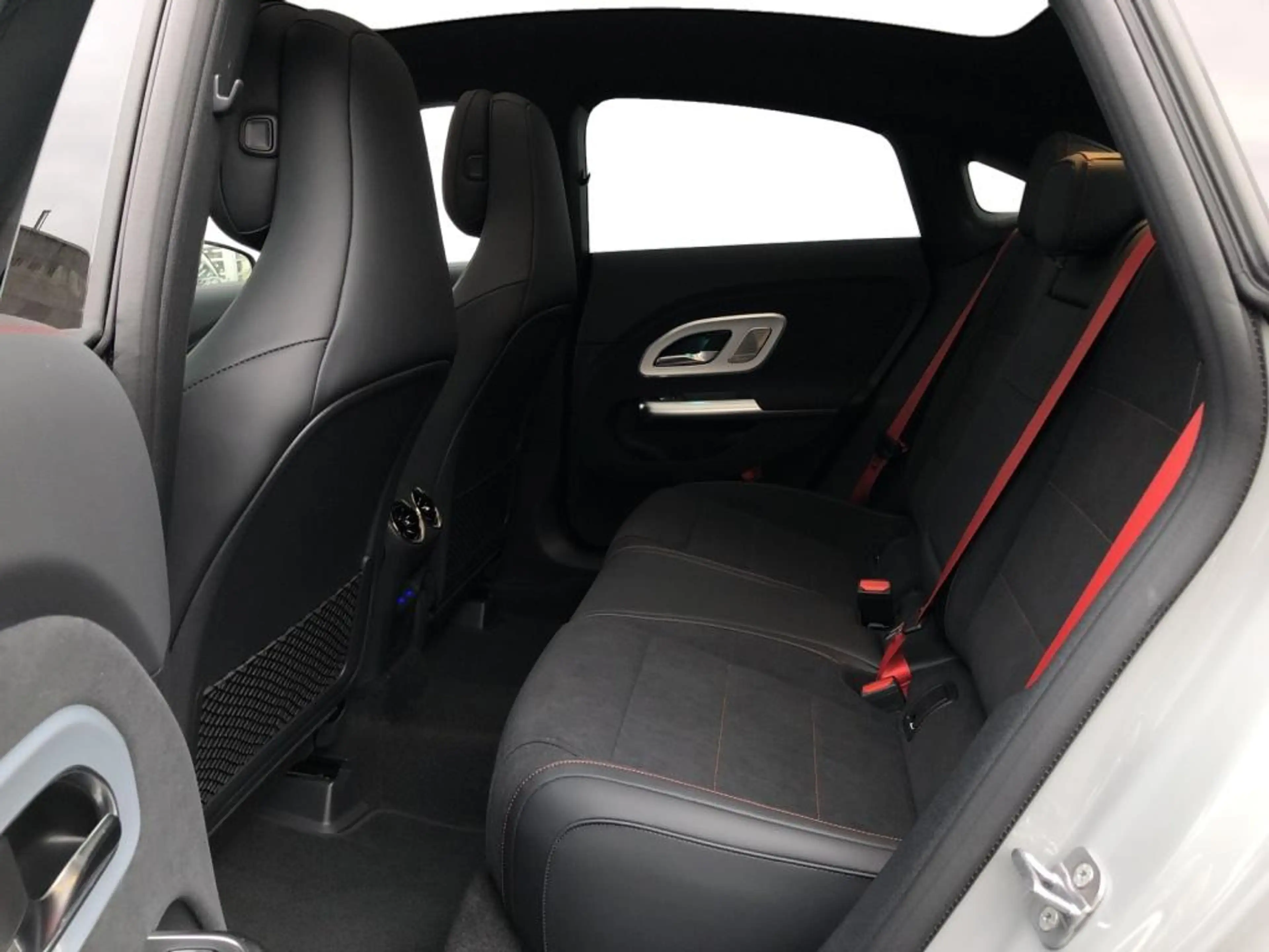 Mercedes-Benz CLA 220 4MATIC AMG+MBUX+Superscreen+Burm+MBeam — photo 8
