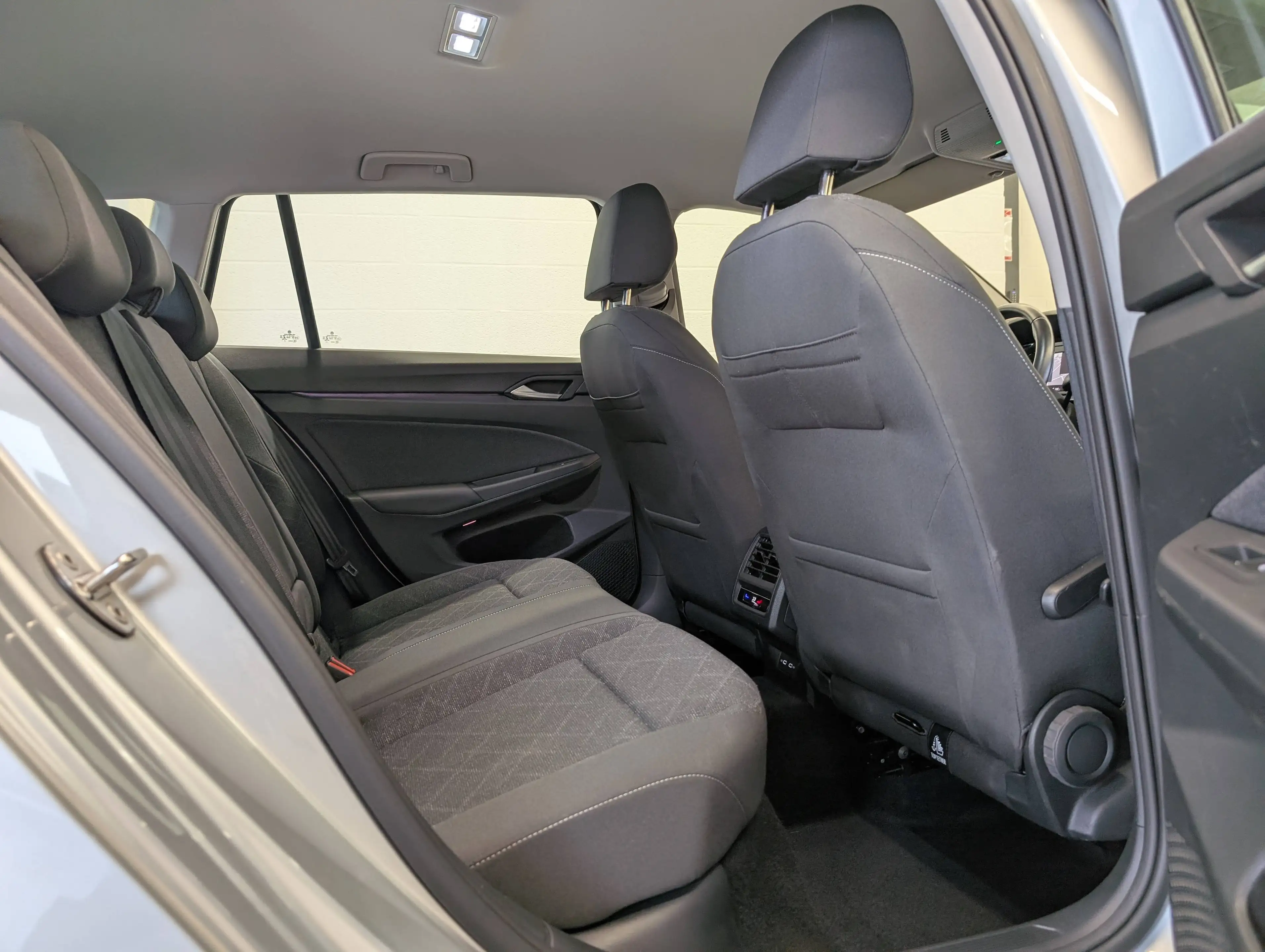 Volkswagen Golf Variant 2.0TDi 116 DSG7 Life *NAVI-FULL LED-VIRTUAL-PARKING* — photo 8