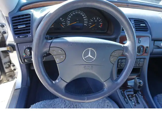 Mercedes-Benz CLK view 10