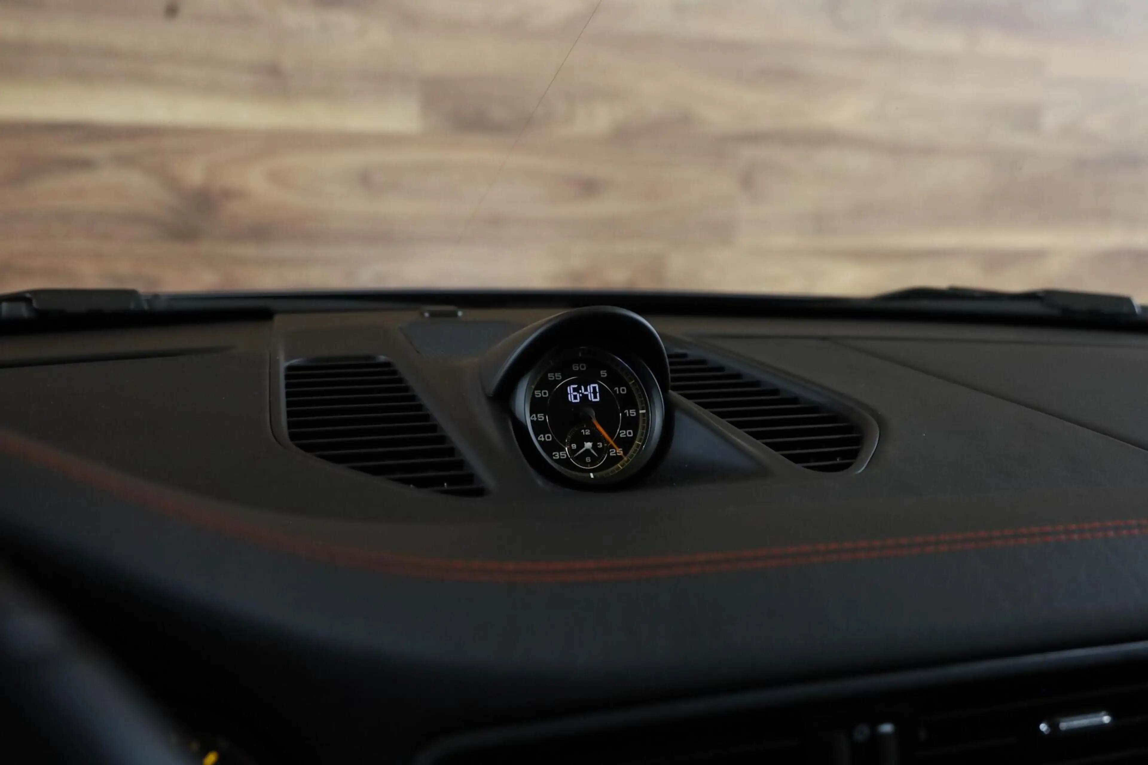 Porsche 991 4.0 GT3 Touring Package — photo 11