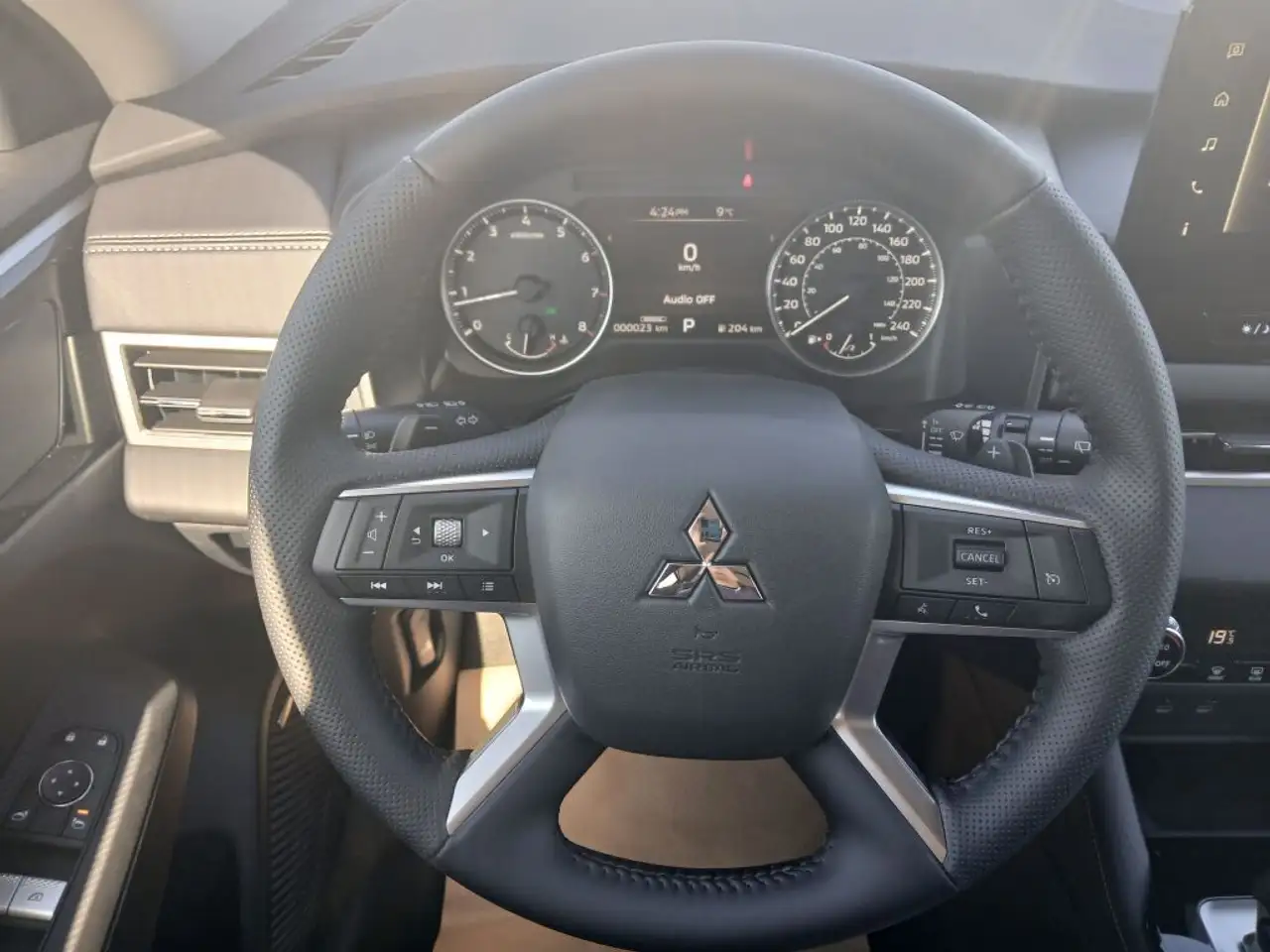 Mitsubishi Outlander снимка Mitsubishi Outlander