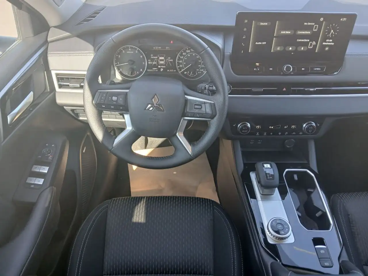 Mitsubishi Outlander снимка Mitsubishi Outlander