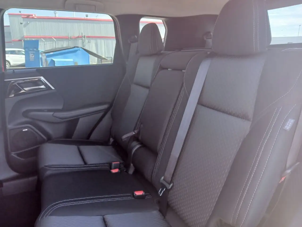 Mitsubishi Outlander снимка Mitsubishi Outlander