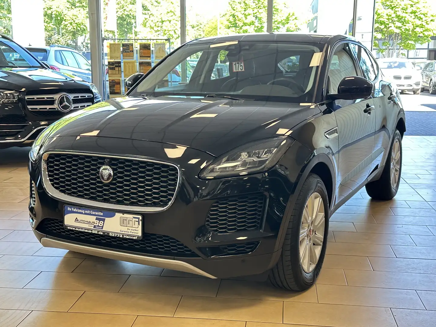 Jaguar E-Pace S*AWD*R.Cam*SHZ*LED*Ambiente*DAB*Leder Schwarz - 1