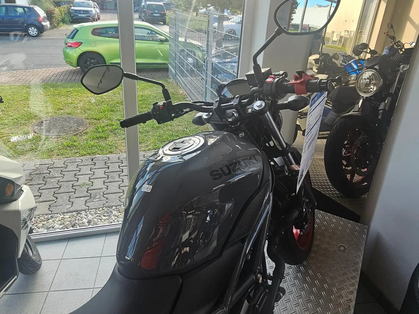 Suzuki SV 650 Grau - 2
