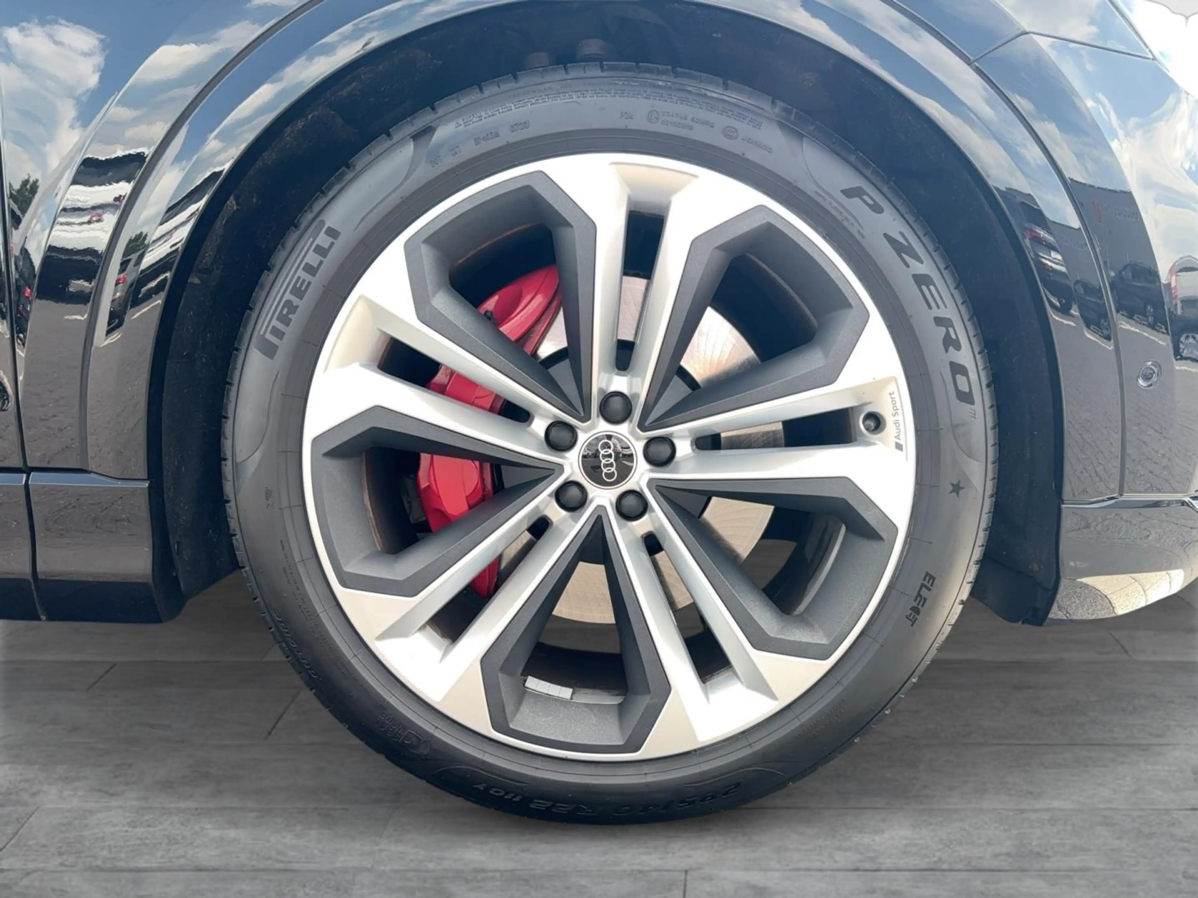 Audi SQ8 SQ8 4.0 TFSI competition plus MLED LM22 Leder — photo 7