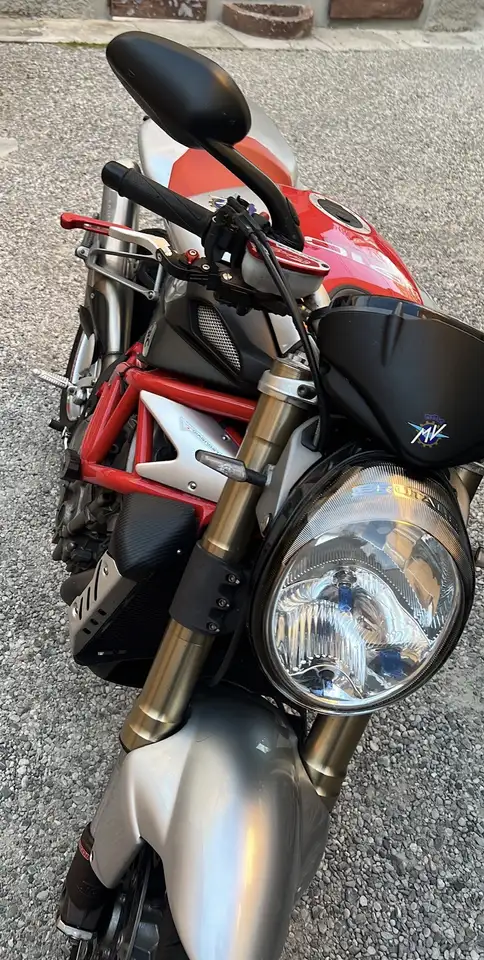MV Agusta Brutale 910