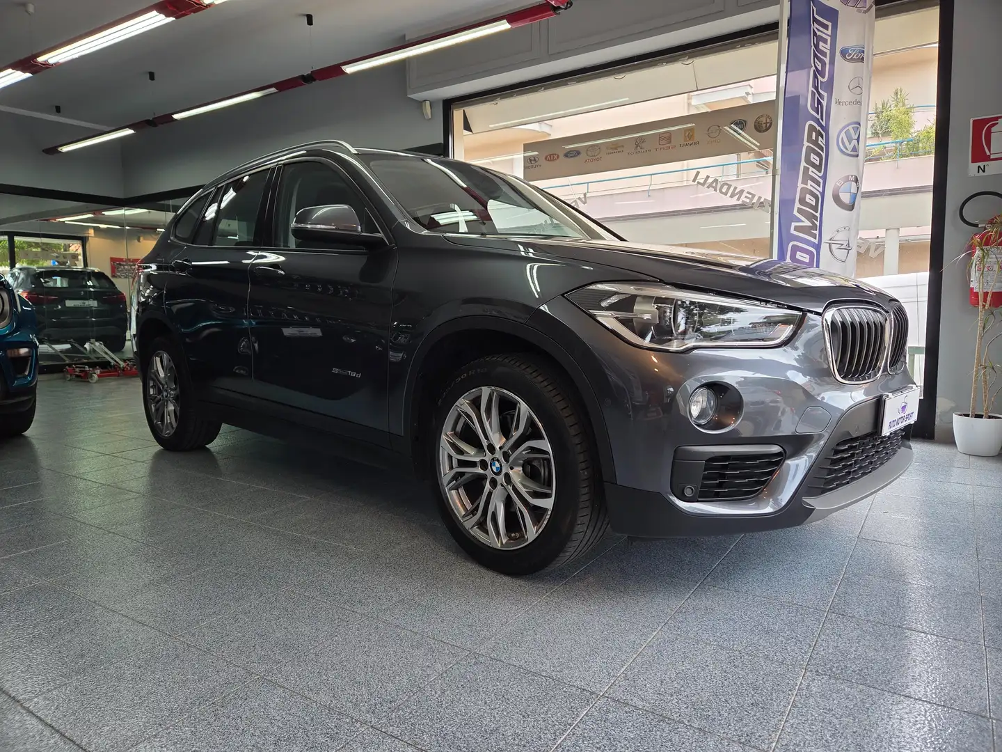 BMW X1 X1 F48 sdrive18d ADVANTAGE Grigio - 1
