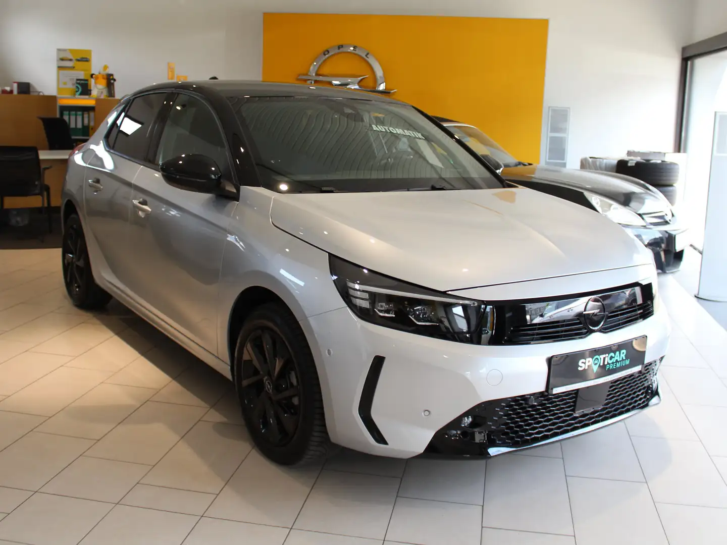 Opel Corsa GS Automatik Silber - 1