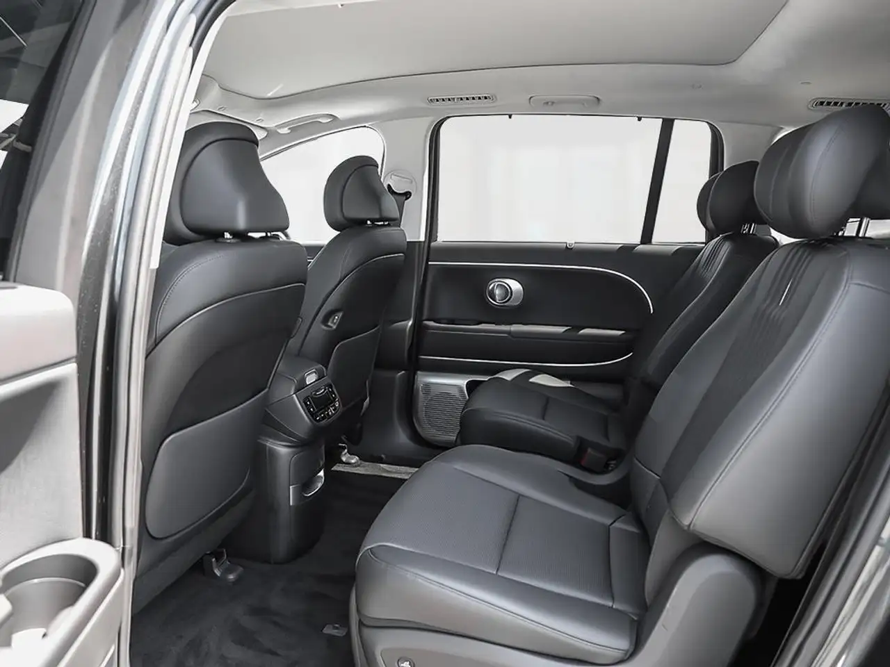 Hyundai IONIQ 9 снимка Hyundai IONIQ 9