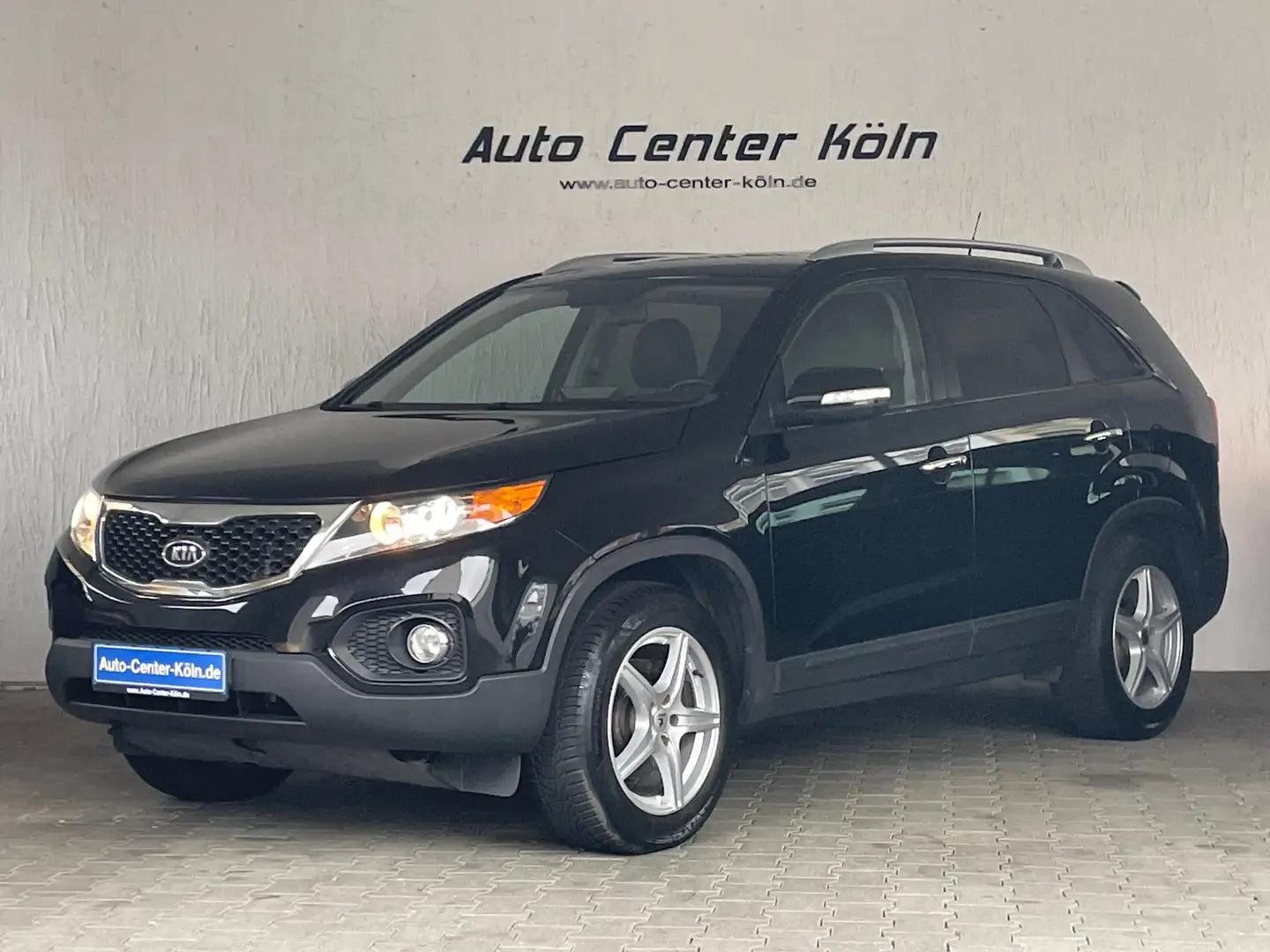 Kia Sorento 2,2 CRDI Attract 2WD Schwarz - 1