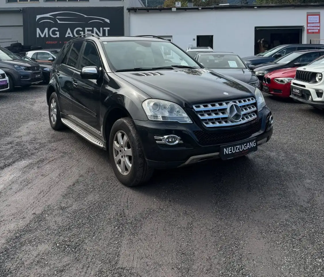 Mercedes-Benz 320