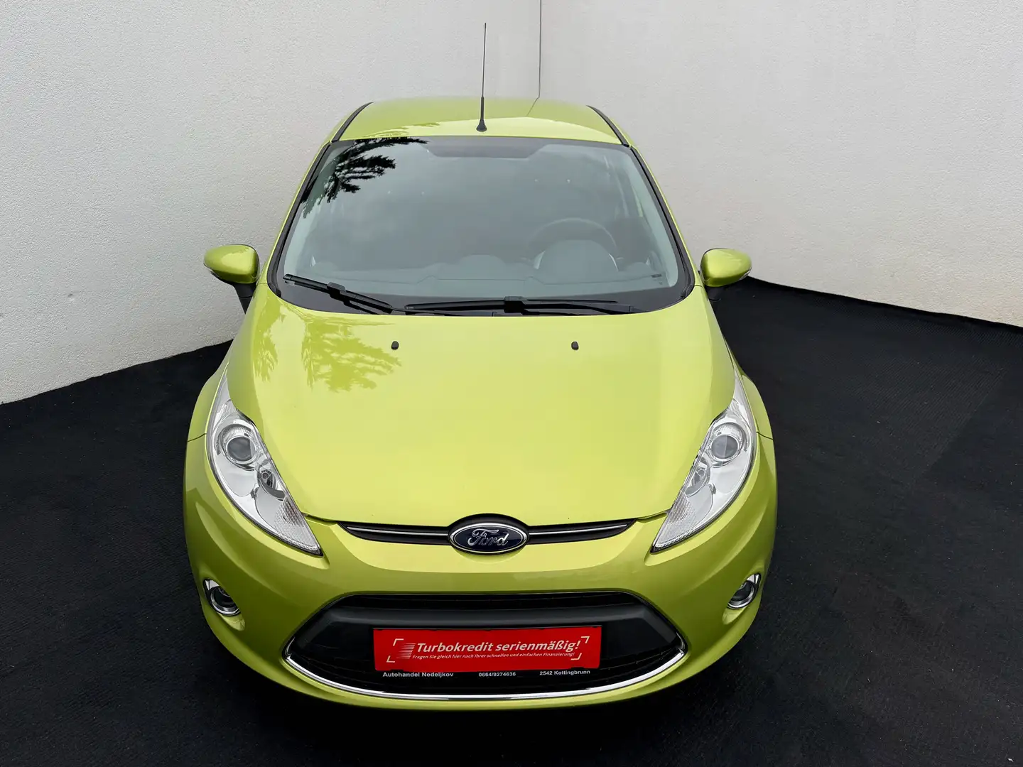 Ford Fiesta 1,4 Titanium Automatik //1.BESITZ// Grün - 2