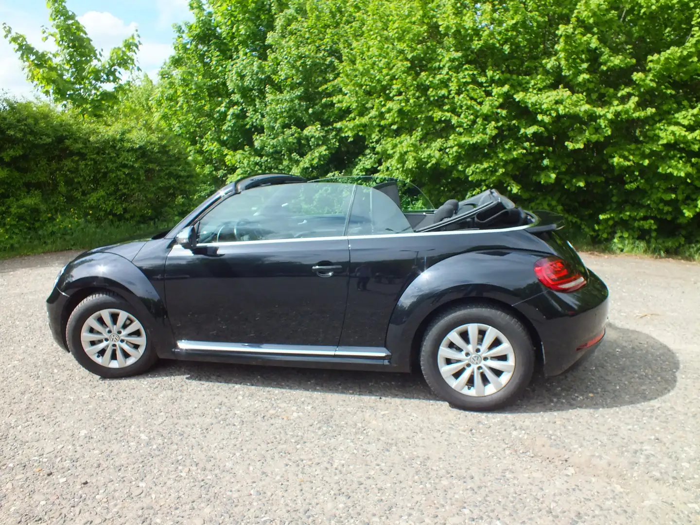 Volkswagen Beetle The Beetle Cabriolet 1.2 TSI (BlueMotion Tech) Sou crna - 1