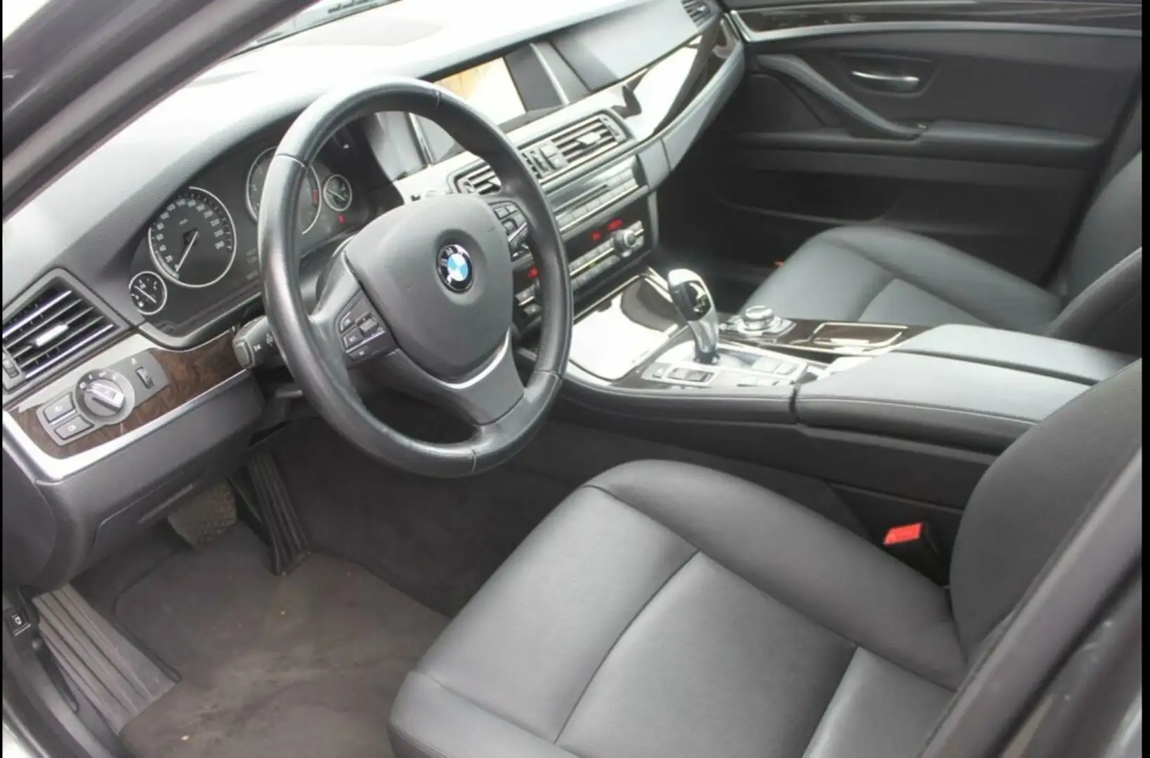 BMW 528 528i xDrive Touring Aut.Luxury Line Szary - 2