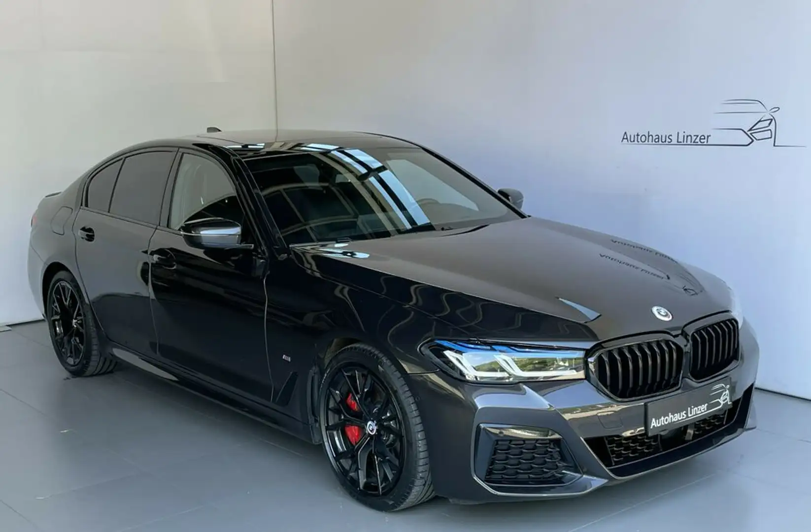 BMW 530 d xDrive M Sport *ACC*HuD*StdH*AHK*H&K*Leder* Grau - 1