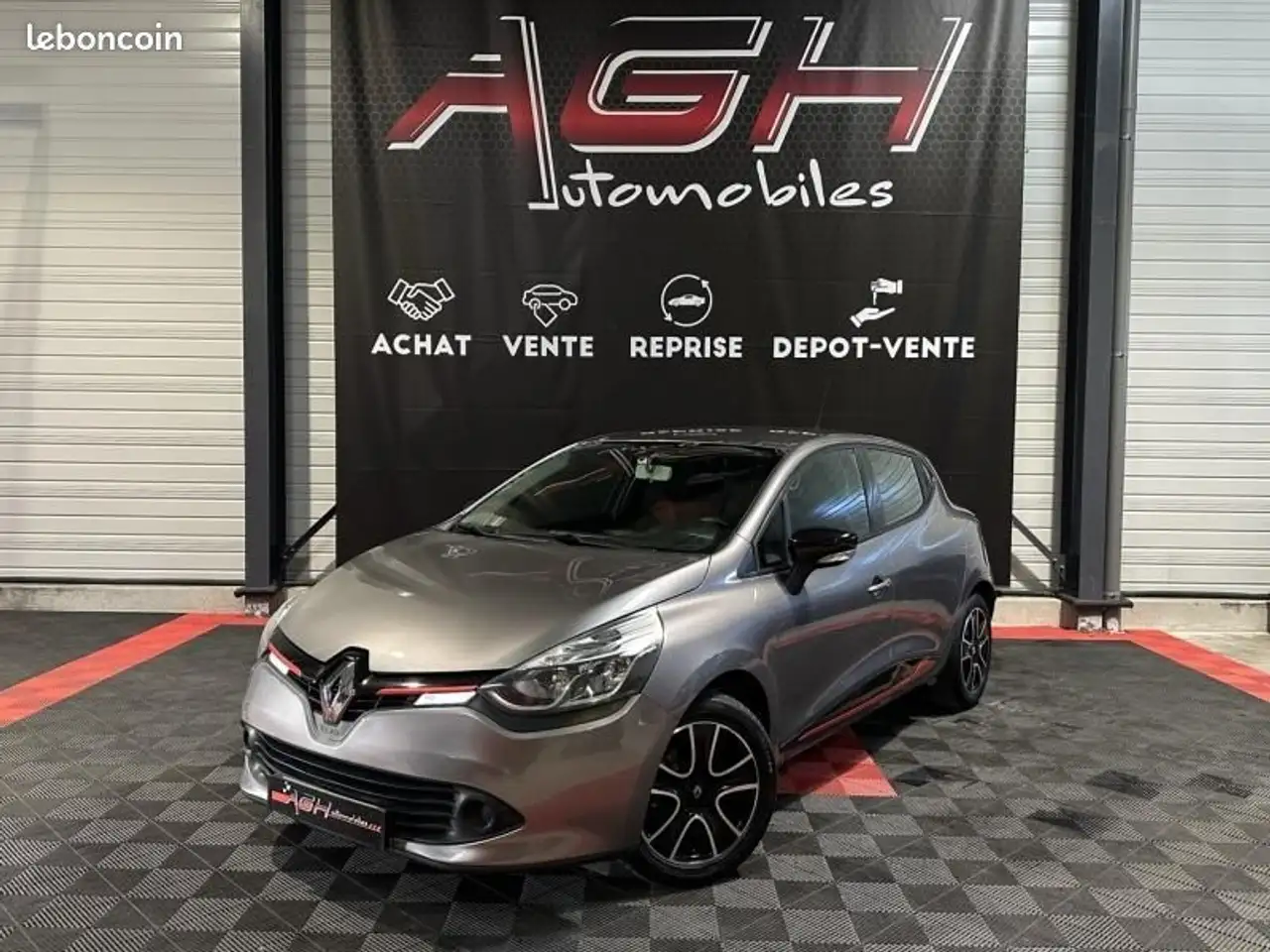 Renault Clio 4 IV 1.2 16v 75 cv Expression 1Ã¨re main
