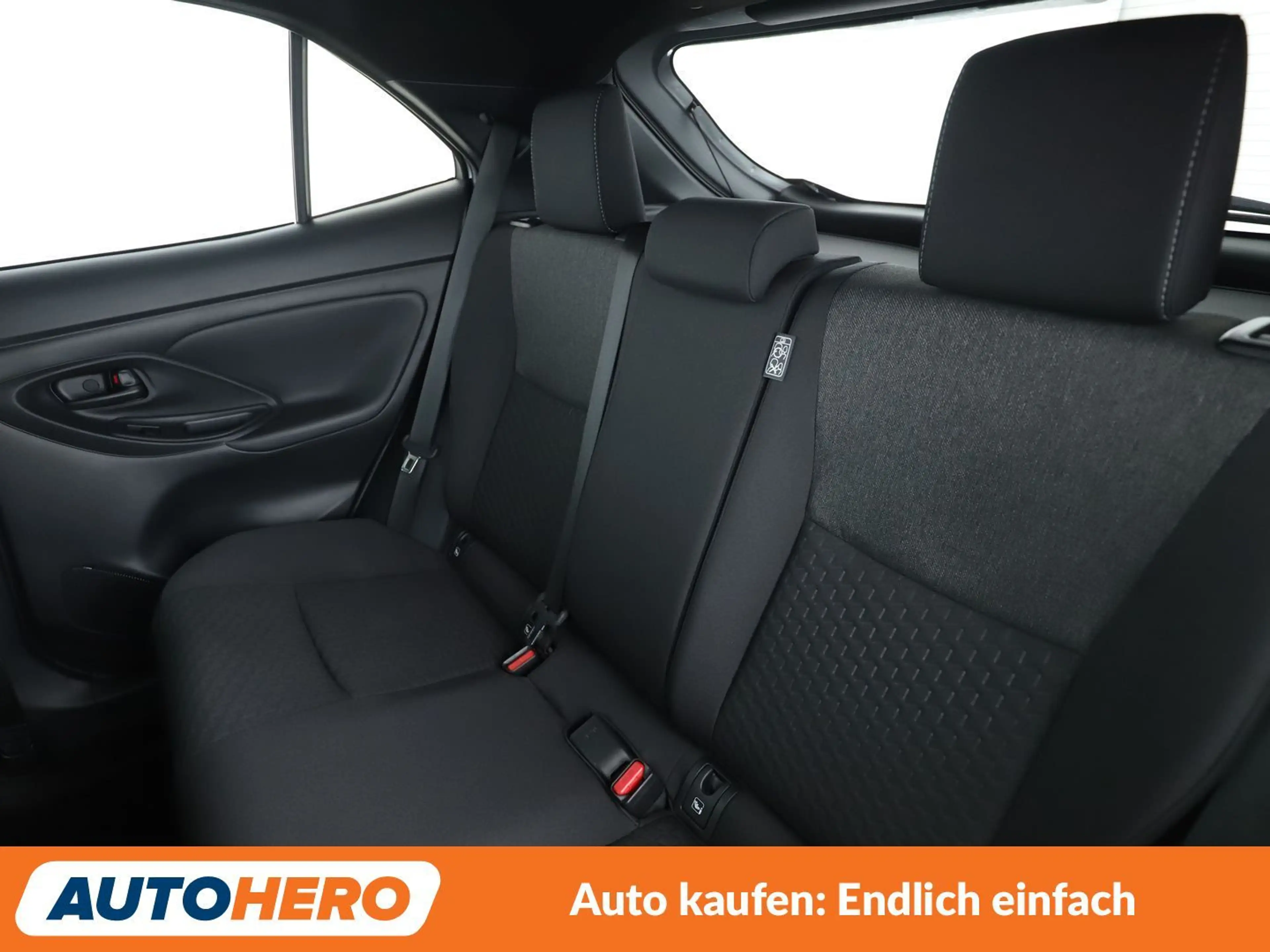 Toyota Yaris Cross 1.5 Hybrid FWD Teamplayer Aut.*NAVI*LED*ACC*PDC* — photo 14