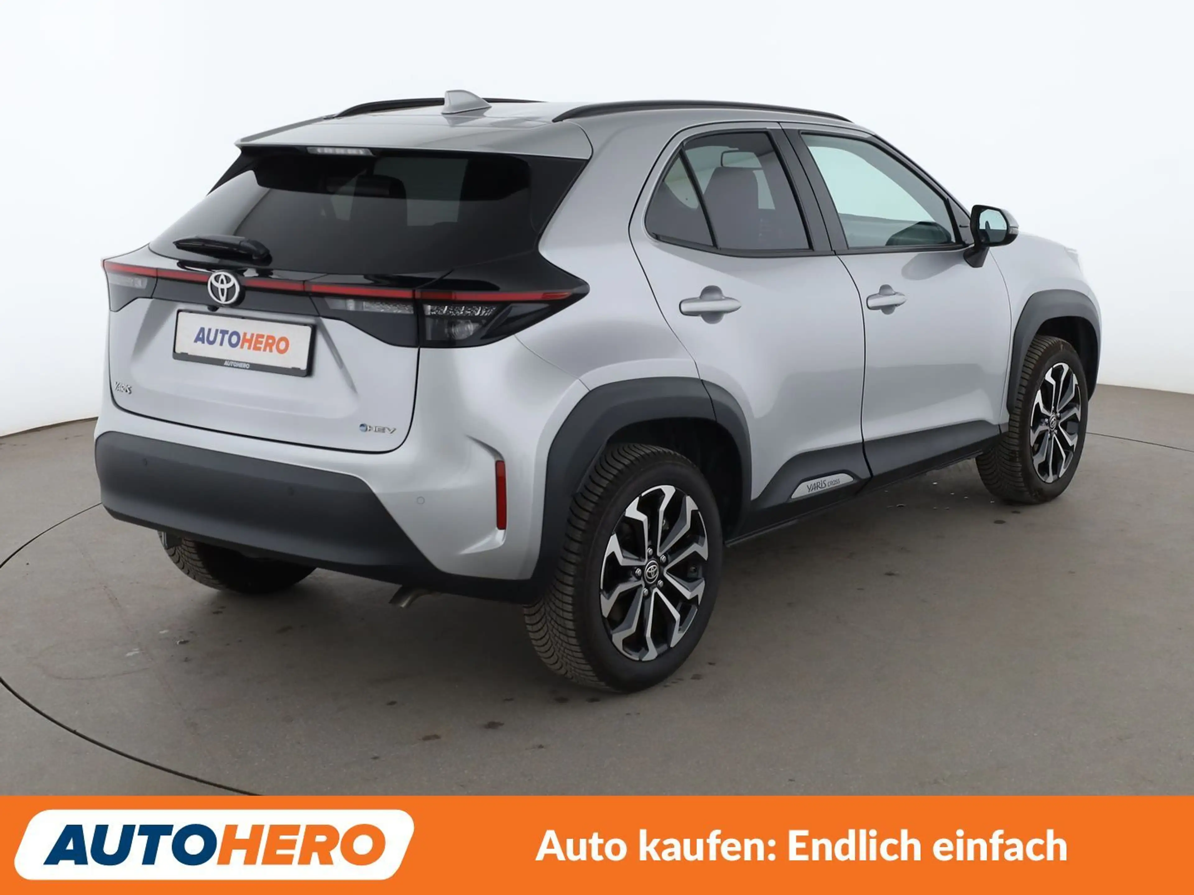 Toyota Yaris Cross 1.5 Hybrid FWD Teamplayer Aut.*NAVI*LED*ACC*PDC* — photo 6