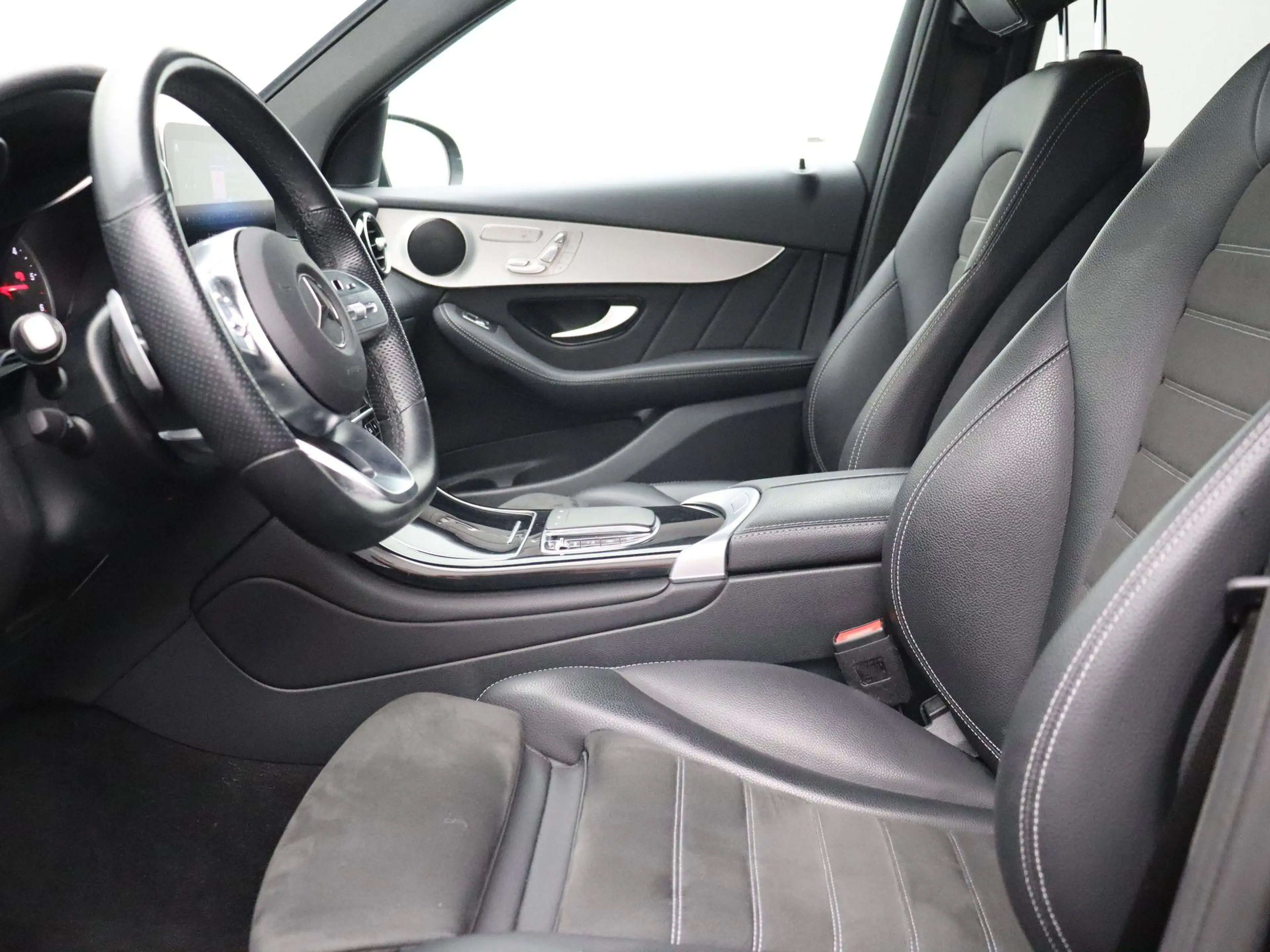 Mercedes-Benz GLC 200 d AMG LINE + CARPLAY + PANORAMISCH DAK + CAMERA + — photo 9