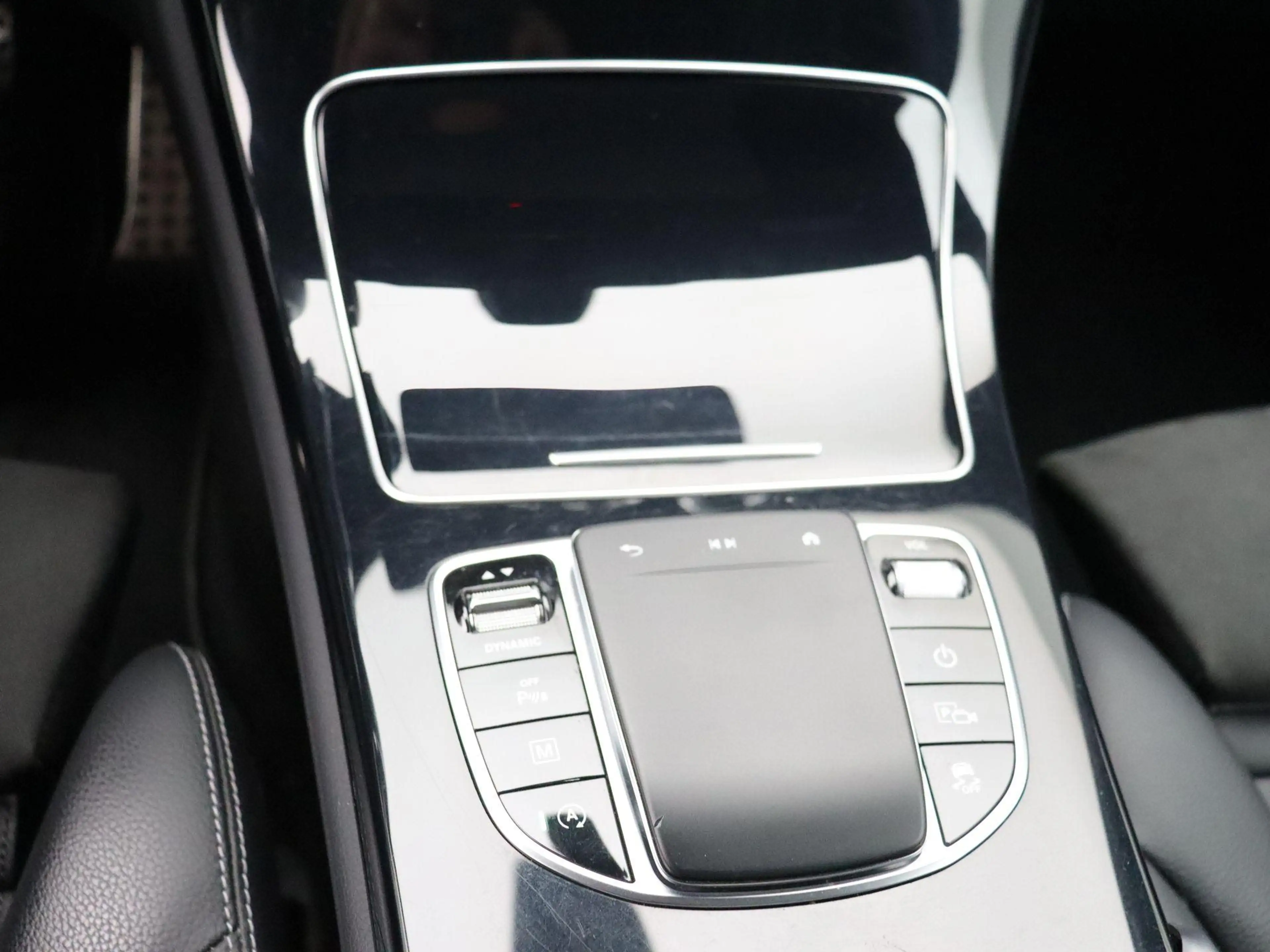 Mercedes-Benz GLC 200 d AMG LINE + CARPLAY + PANORAMISCH DAK + CAMERA + — photo 14