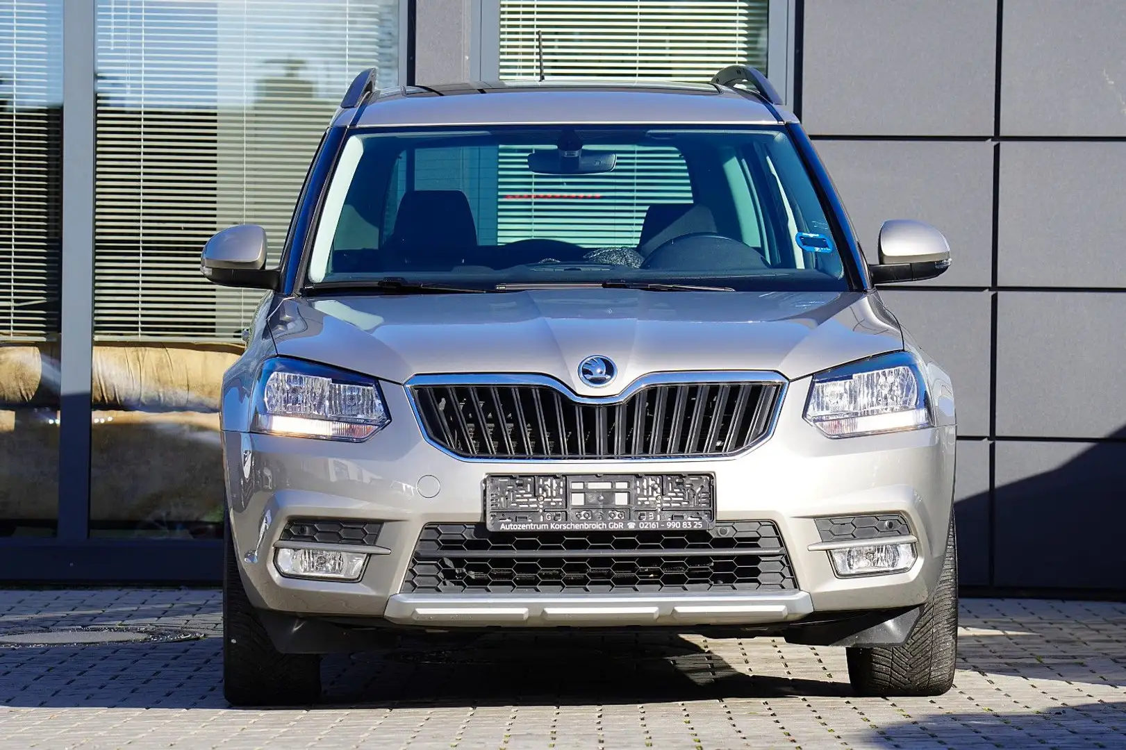 Skoda Yeti Ambition Autom. MIT 2 JAHREN GARANTIE Beige - 2