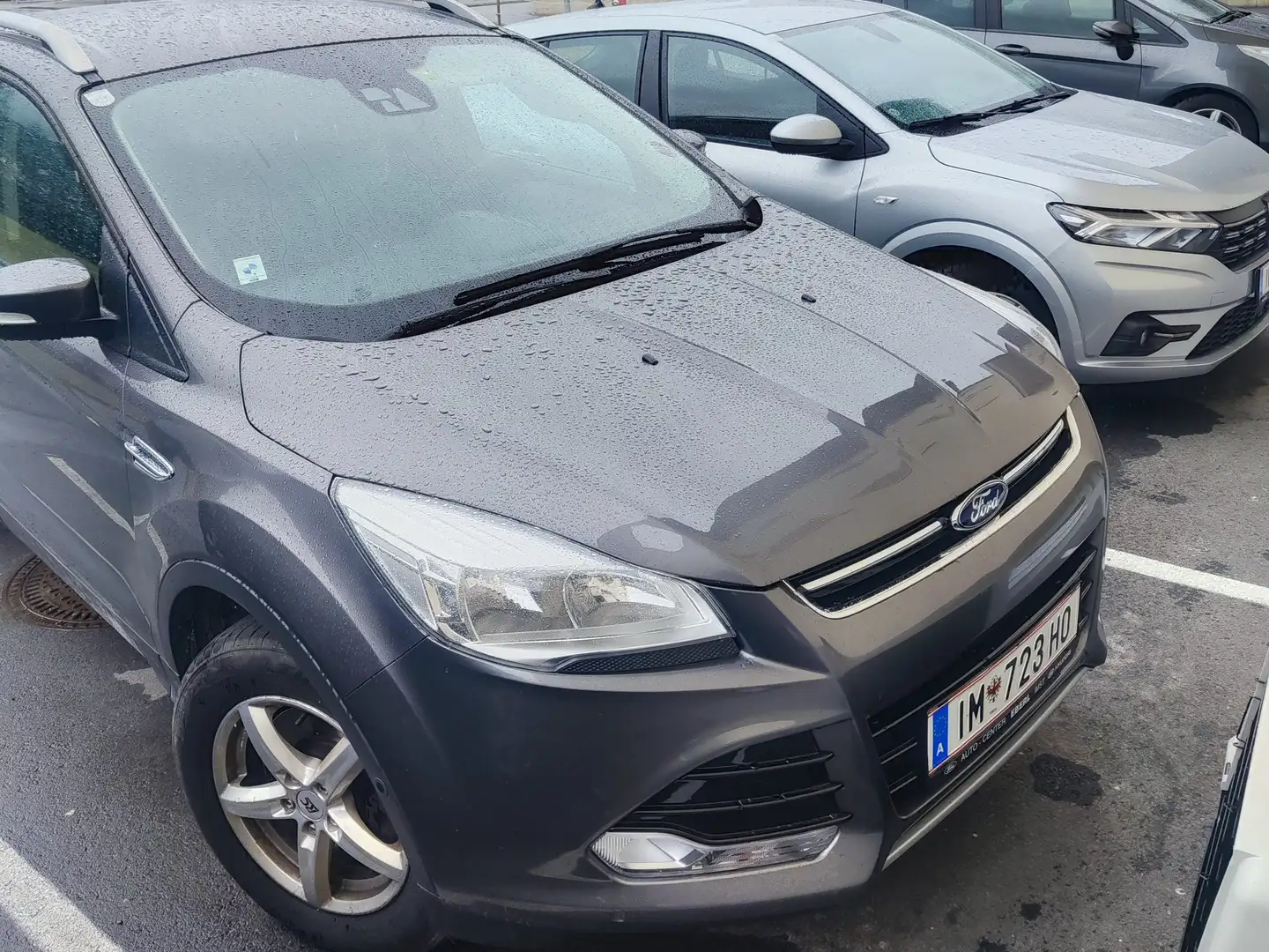 Ford Kuga 2,0 TDCi Titanium 4x4 Grau - 1