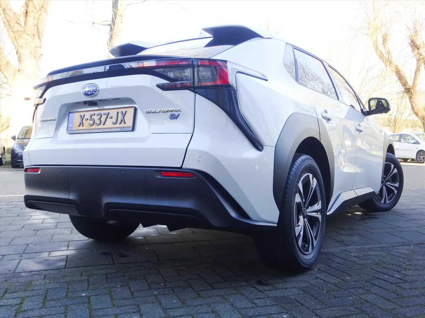 Subaru Solterra 71,4 kWh 218pk AWD | NAP | 1e eigenaar | 8 jaar fa Wit - 2