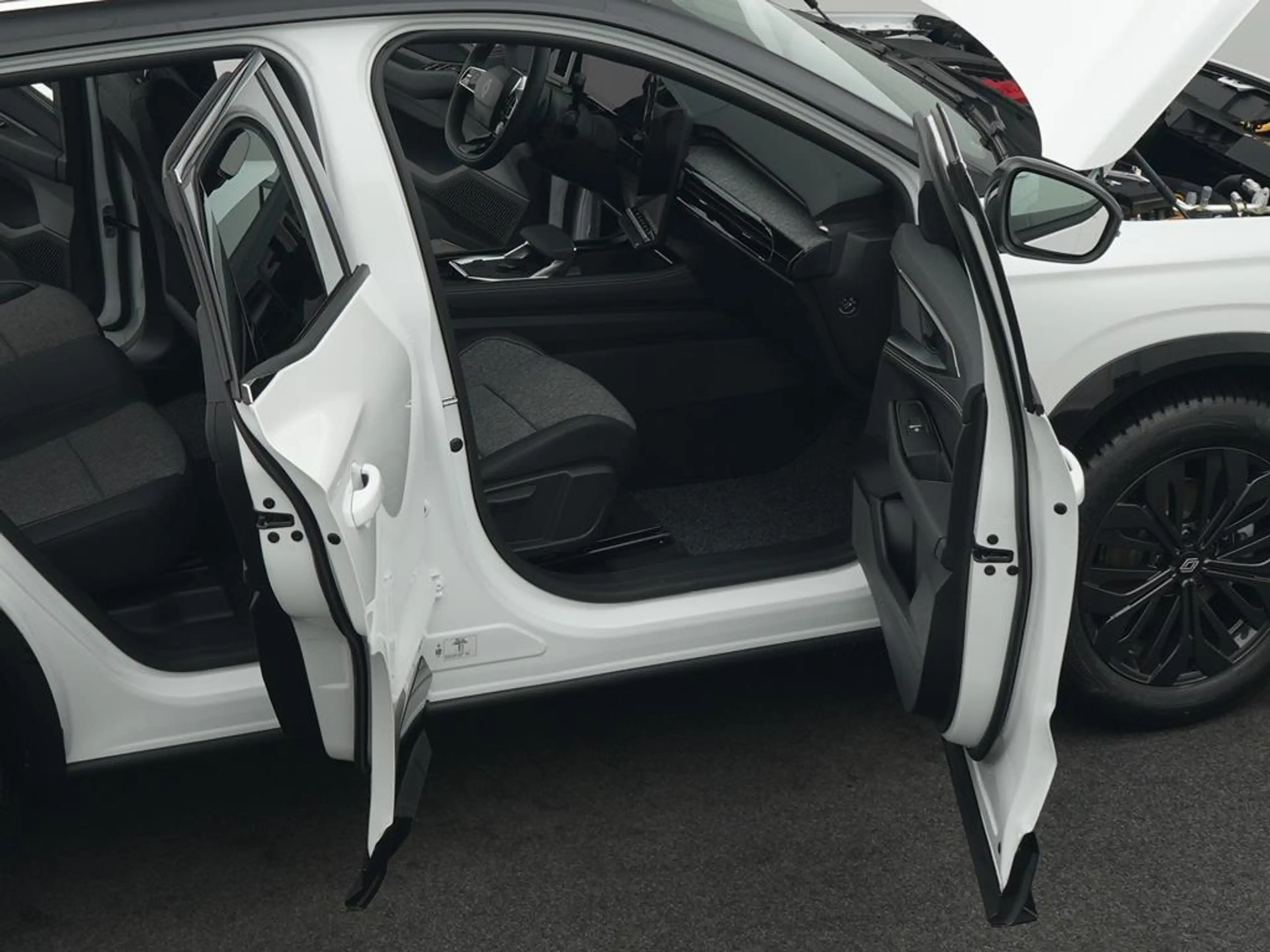 Renault Austral Techno Mild Hybrid 150 — photo 11