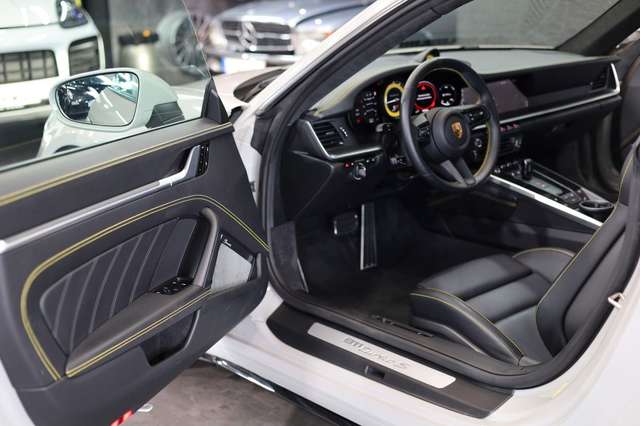 Porsche 992 911/992 Turbo S*Aero-Kit*Lift*Pano*Approved-2026