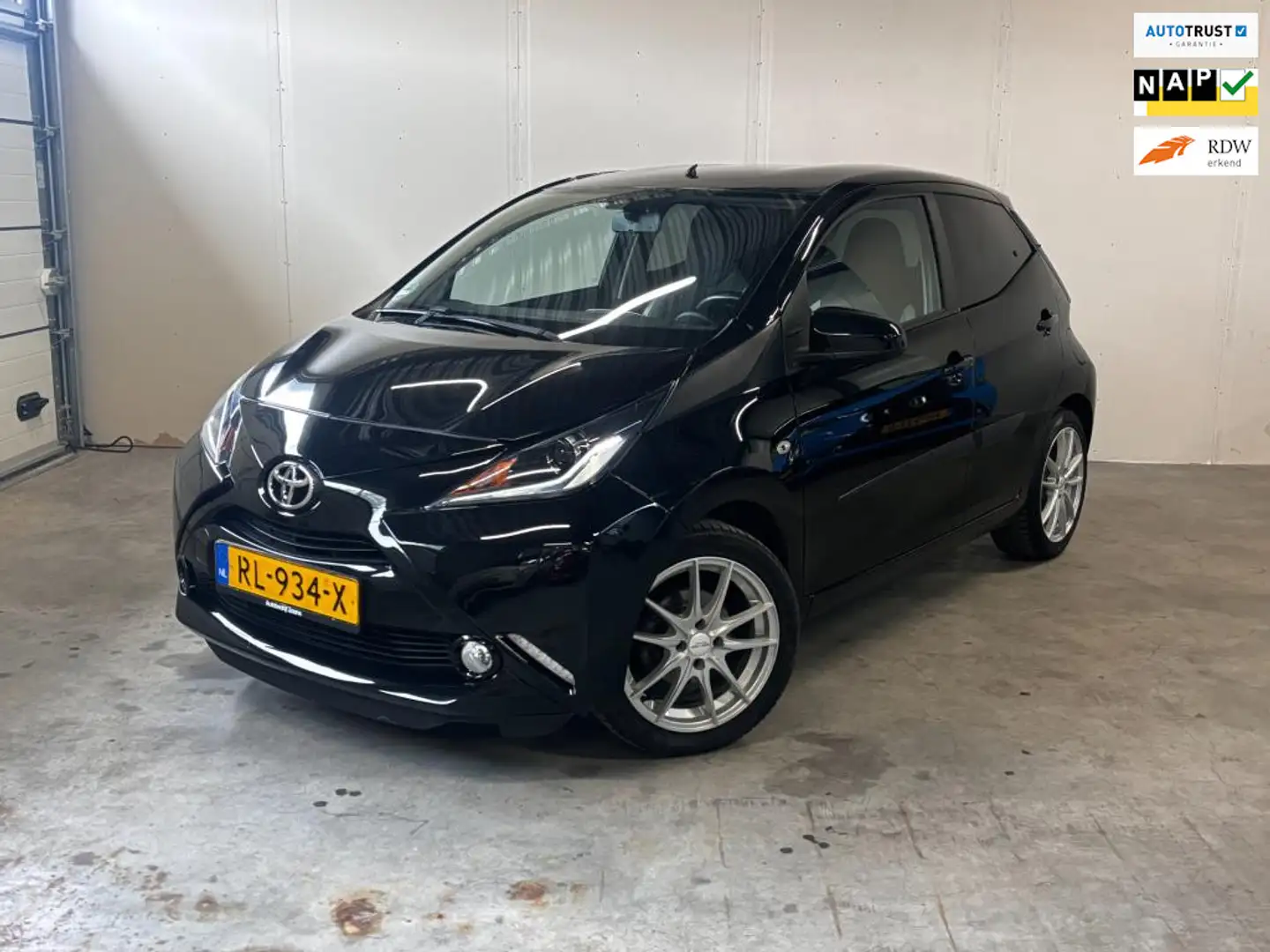 Toyota Aygo 1.0 VVT-i x-sport|Airco|Camera|Cruise Control| Noir - 1