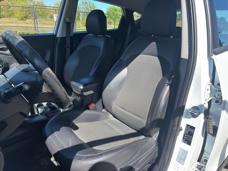 Hyundai iX35 — photo 13