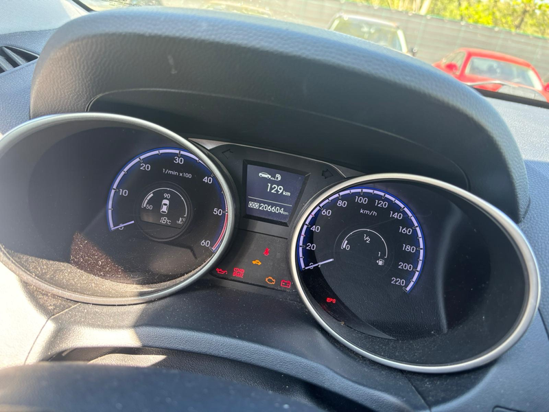 Hyundai iX35 — photo 11