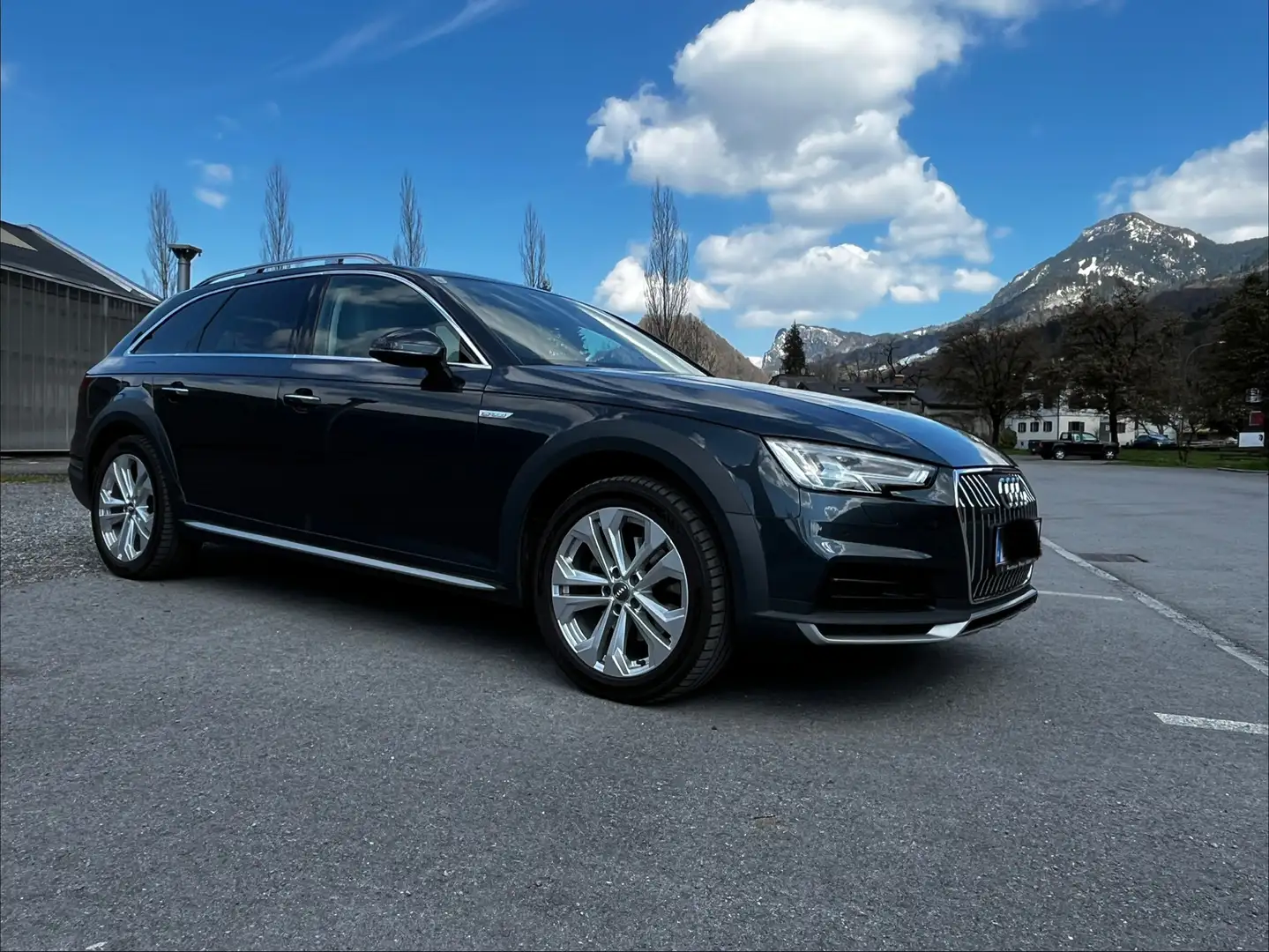 Audi A4 allroad A4 Allroad 2,0 TDI quattro S-tronic Grau - 1