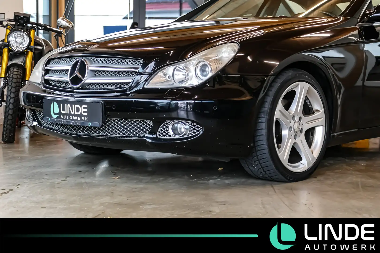 Mercedes-Benz CLS 320 |LEDER|NAVI|SHZ|PDC|TEMPO.|18 ALU Schwarz - 2