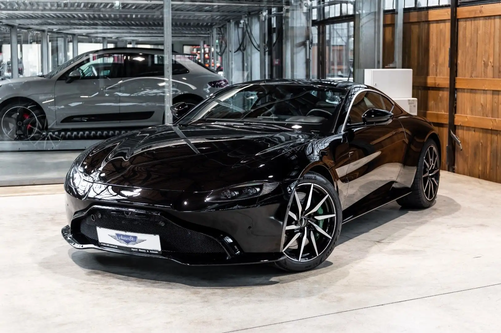 Aston Martin V8 4.0 Coupé*SP.ABGAS*360°KAMERA Siyah - 1