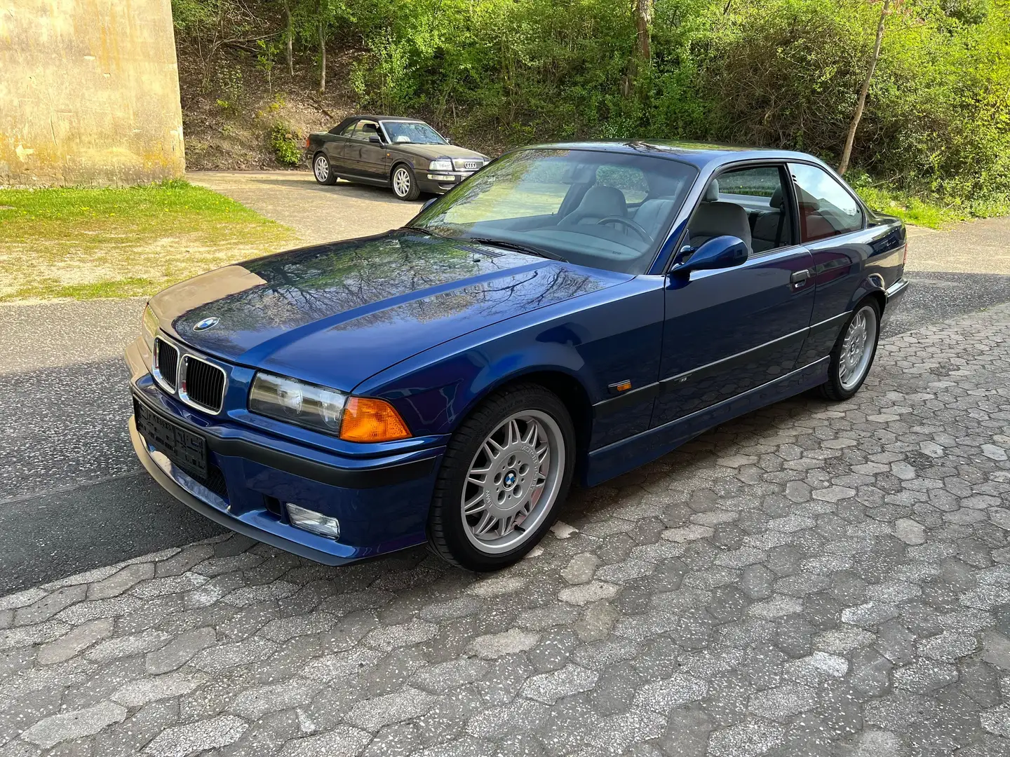 BMW M3 BMW M3 Coupe in Avus Blau, 286PS, 3.0L (05/95) Blauw - 1