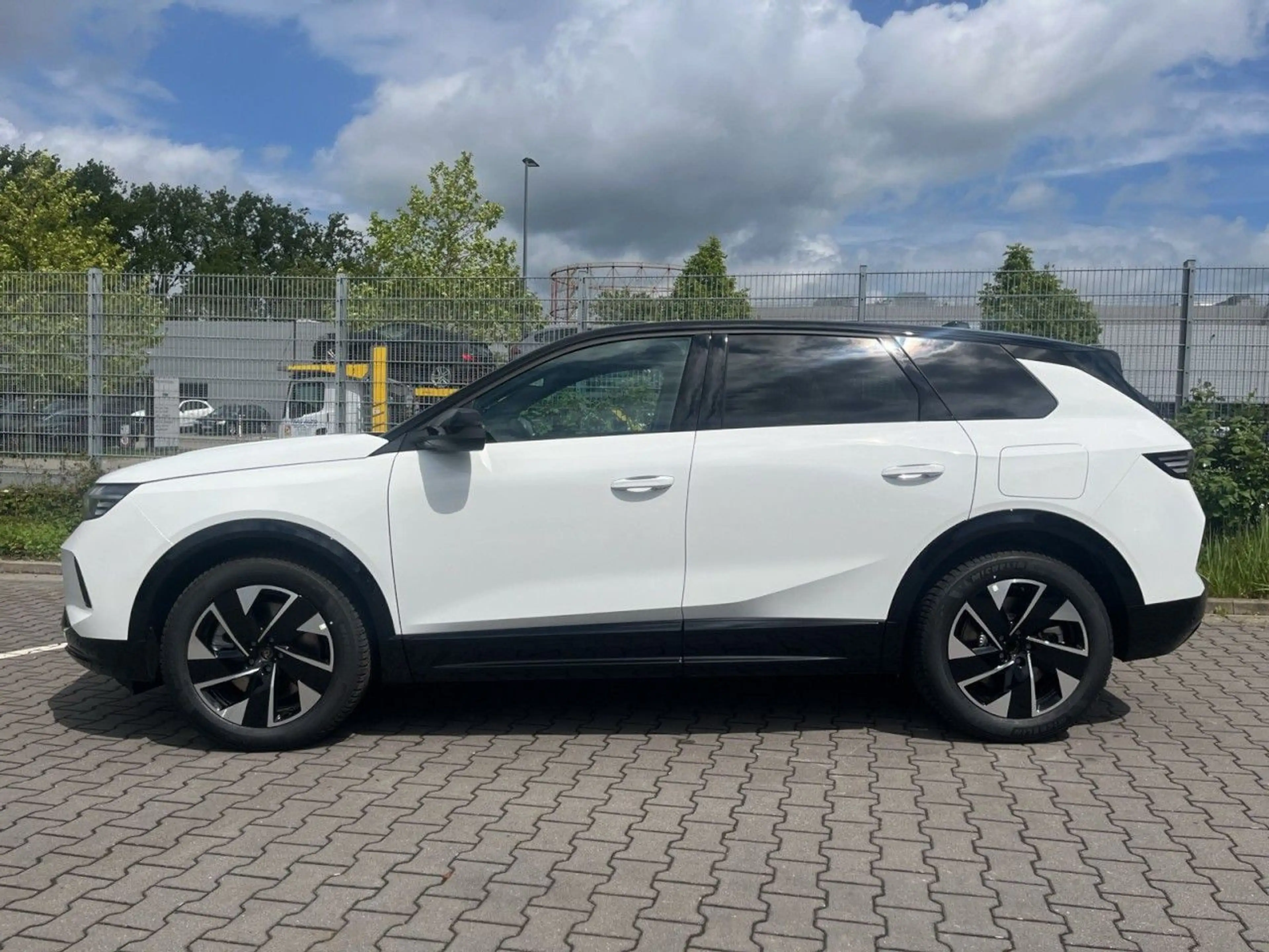 Opel Grandland Electric GS *Kamera/AHK/Navi* — photo 3