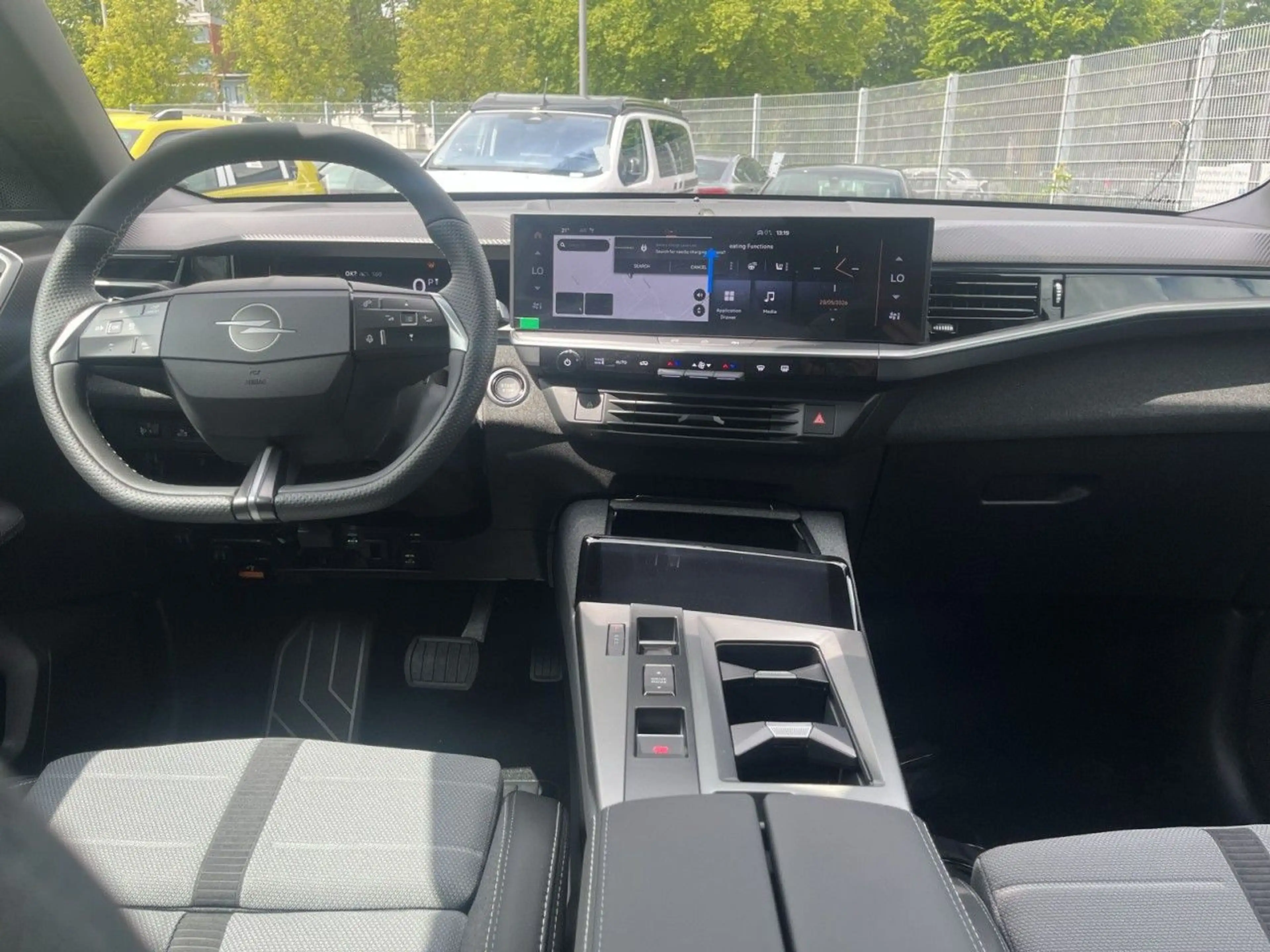 Opel Grandland Electric GS *Kamera/AHK/Navi* — photo 8