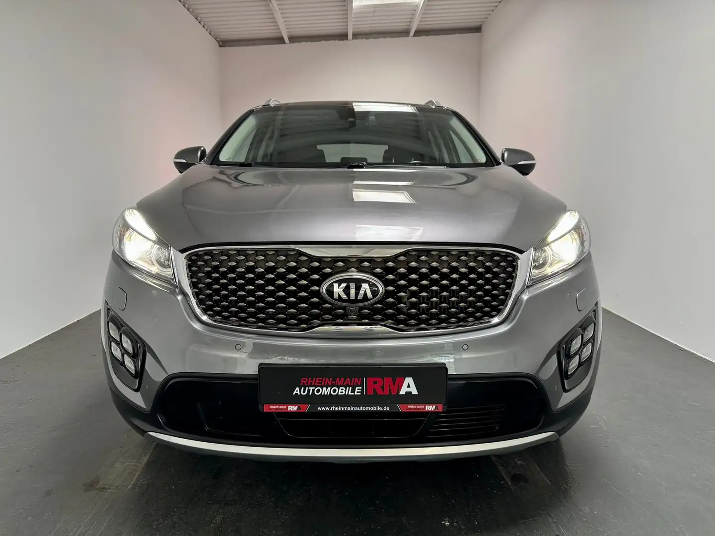 Kia Sorento Platinum Edition 4WD 2.2 CRD+PANO+KAMERA Grau - 2