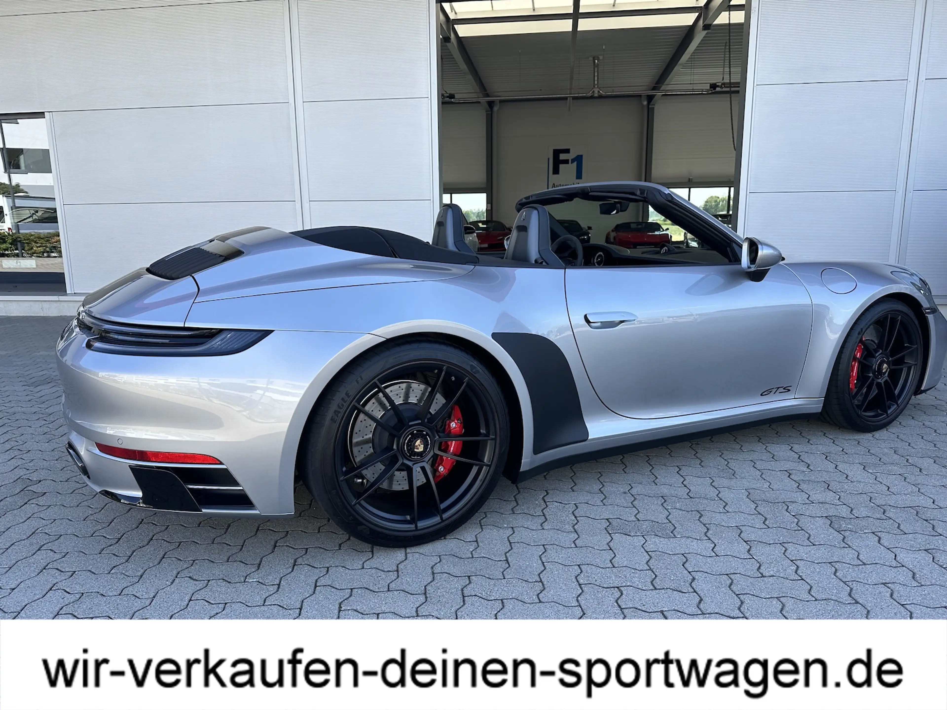 Porsche 911 Carrera GTS Cabriolet — photo 4
